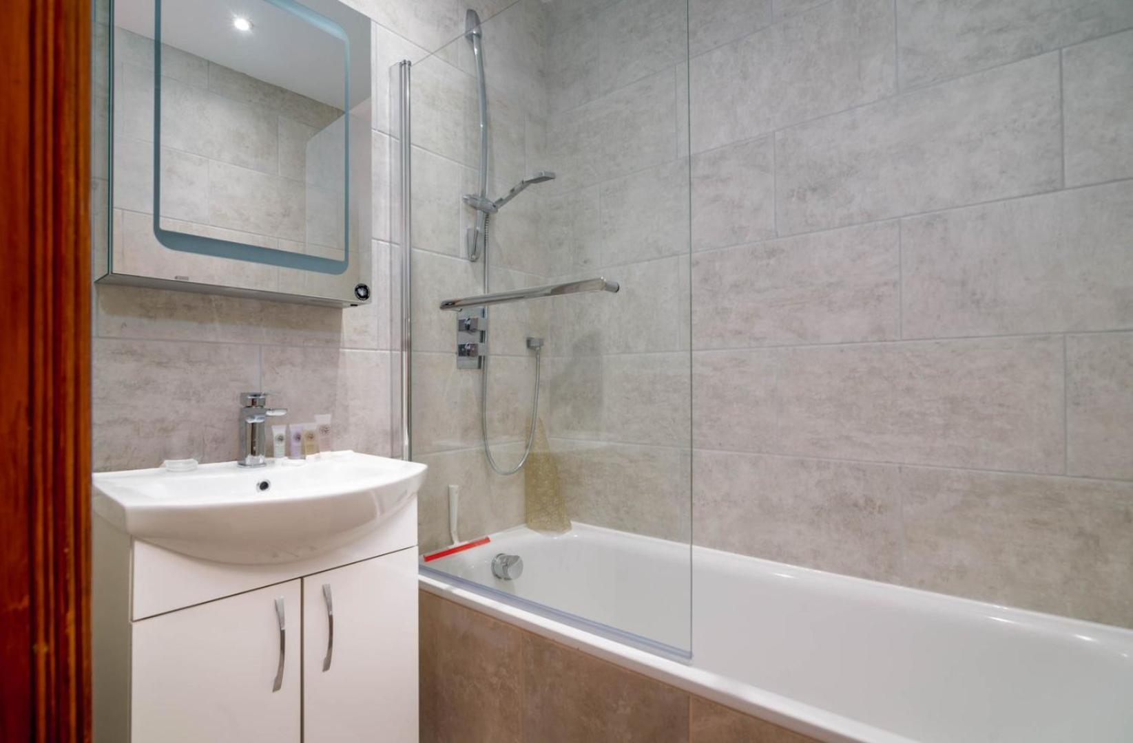 Guestready - Central Converted Mews In Bayswater Apartment ลอนดอน ภายนอก รูปภาพ